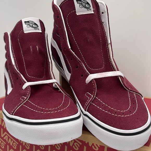 Vans Men’s Sk8-Hỉ
Monogram Port Royale
VN0005U94QU
Sneakers - Picture 6 of 16